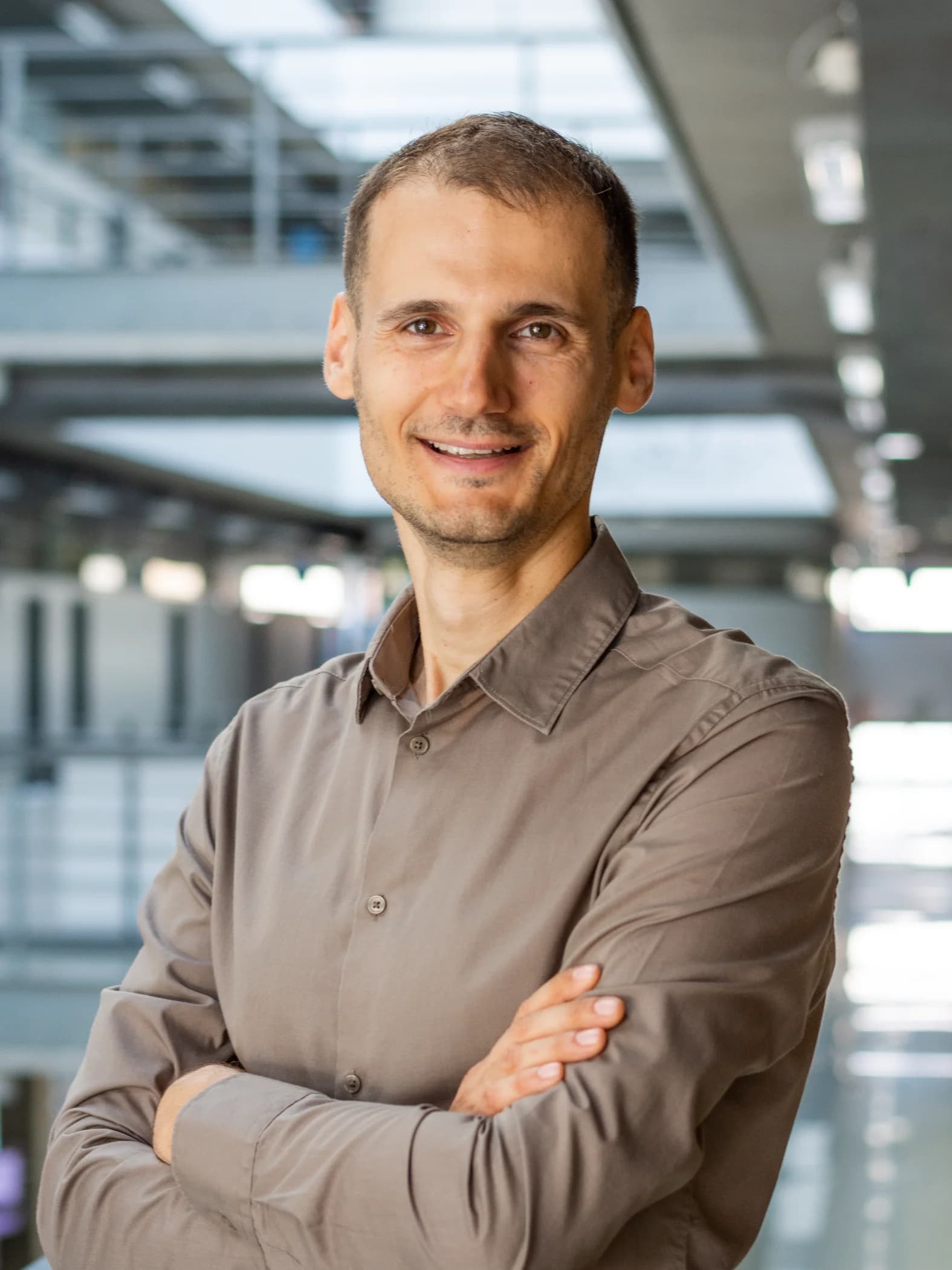 Professional portrait of Dr. Jaroslav Šupina